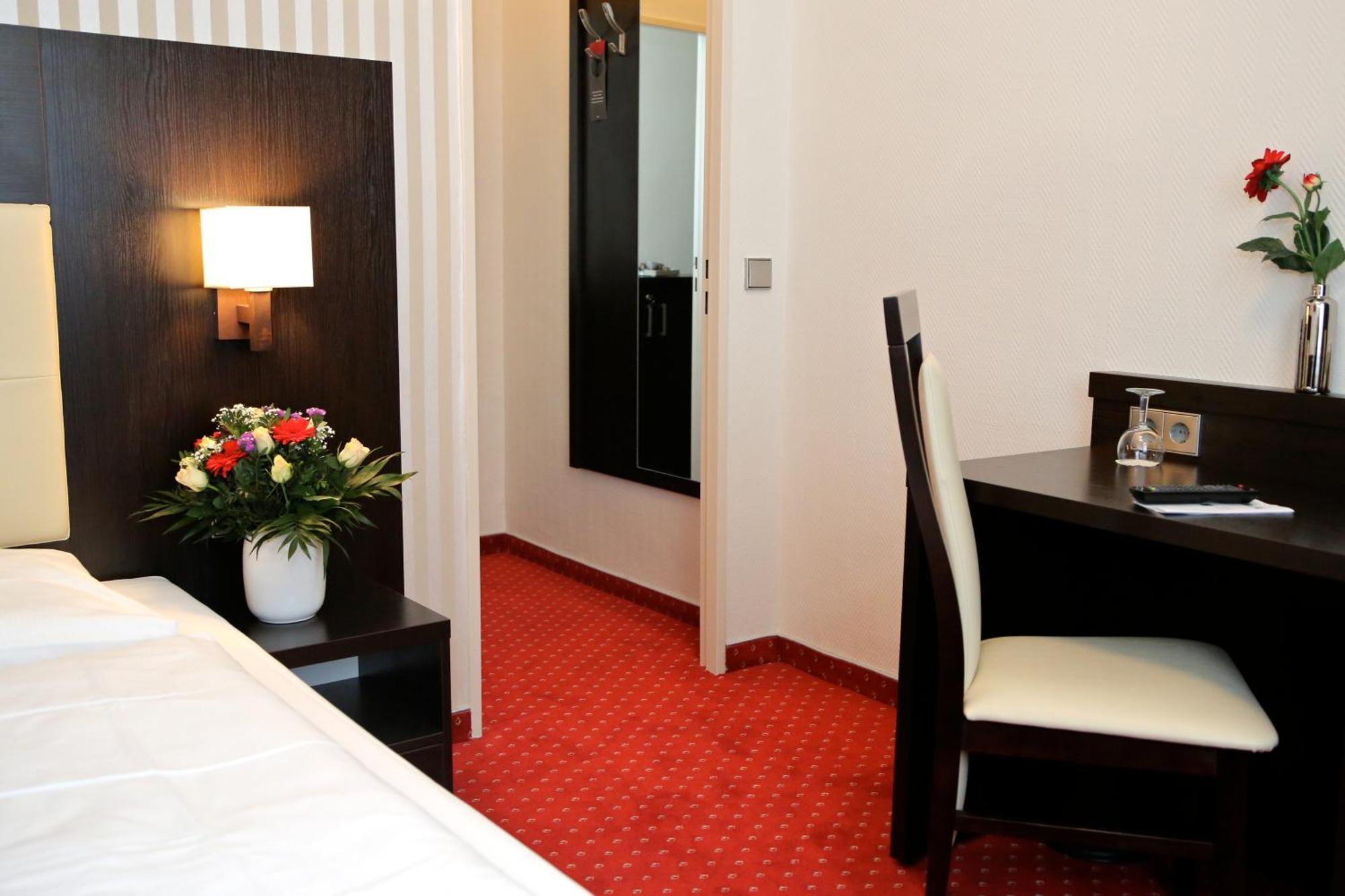 Hotel Herbst Берлин Екстериор снимка